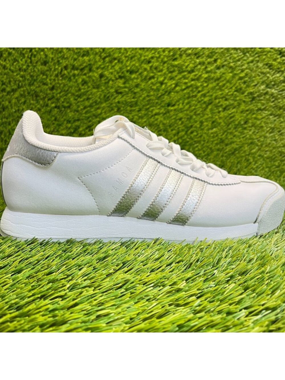 Adidas Originals Samoa Womens Size 9.5 White Silver Athletic Shoes Sneakers